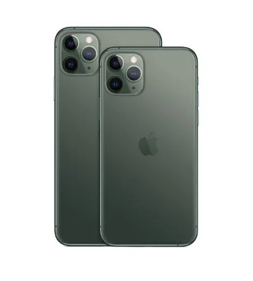 iPhone11Pro Max vs 旧Maxで大きさ徹底比較! 更なるサイズアップで”デカすぎ”の声も!