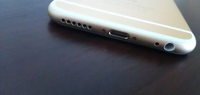 【解決】iPhoneが充電できない!雷マークがすぐ消える時の対処方法5選2