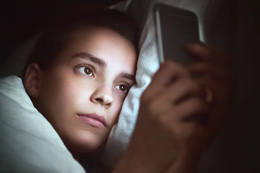ブルーライトは良質な睡眠の妨げになる